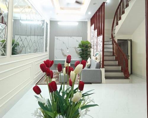 BÁT KHỐI. BÁN 🏘️ NHÀ ĐẸP .MỚI KOONG. 5 TÂNG. NHỈNH 5..TỶ