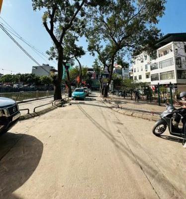Bán nhà Kiến Hưng, Hà Đông hơn 🏘️ 8,5 tỷ, 40 m2,4 tầng lô góc, thông, 1. Bước ra phố