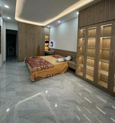 Chủ cần bán Nhà mặt phố 97m²