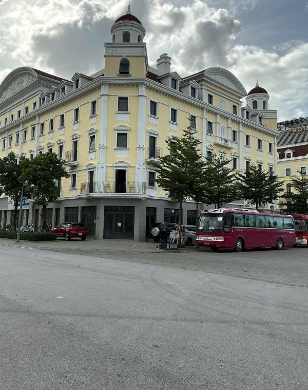 Bán căn góc shophouse châu âu gần công viên và bãi tắm vị 🏚️ trí đẹp để kinh doanh