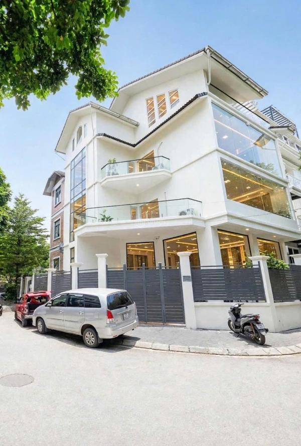 <mark style="background-color: transparent; font-weight: 400; ">Bt phố lưu quang vũ, lô góc 200m2, xây 4tầng thang máy, 🆘 mt 25m. giá 80tỷ tl</mark>