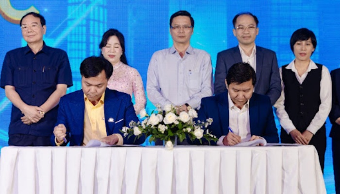 VARs Connect và Hoàng Quân Land ký kết hợp tác