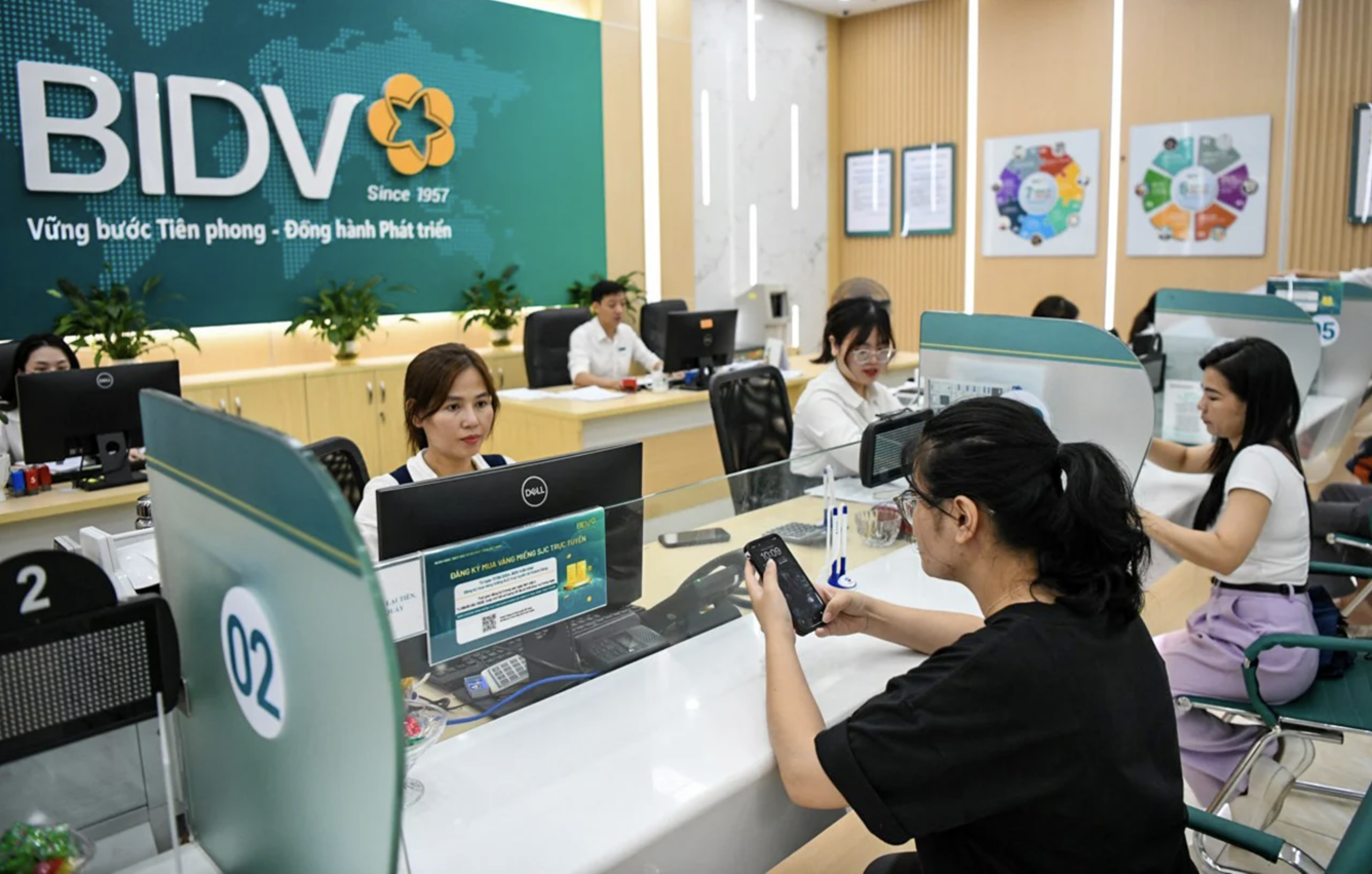 Những ngân hàng nào sẽ tạo 'điểm rơi' lợi nhuận bất thường năm 2026?